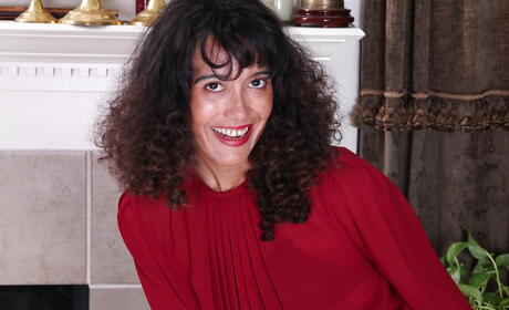 Sexy american milf Ramona Jones in sexy underwear exposing small tits and hairy twat 